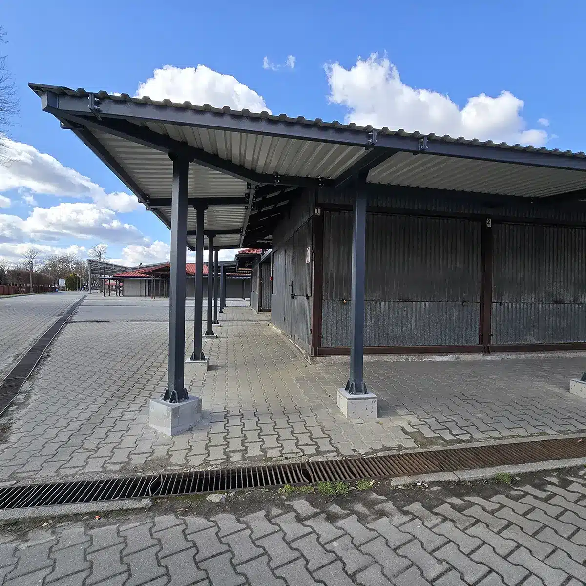 Targowisko w Oświęcimiu z nowym zadaszeniem - generalny remont